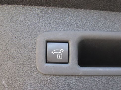 Certified 2025 Toyota Sienna XLE w/ XLE Plus Package AWD/4WD image 26