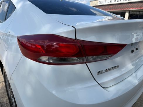 Used 2018 Hyundai Elantra Value Edition FWD image 11