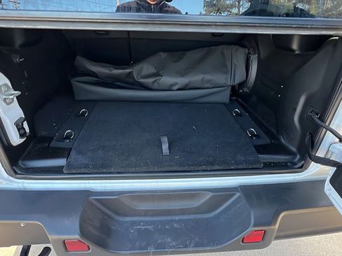 Certified 2024 Jeep Wrangler Sahara w/ Technology Group image 13