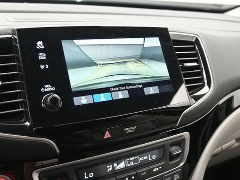 Used 2019 Honda Pilot Touring image 19