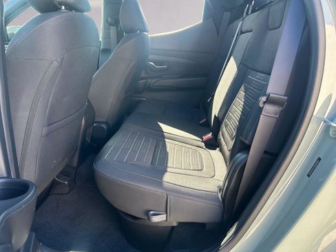 Used 2022 Hyundai Santa Cruz SEL Premium image 13