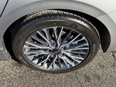 Used 2023 Kia Forte GT-Line w/ GT-Line Technology Package image 7