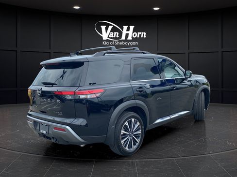 Used 2026 Nissan Pathfinder Platinum w/ Lighting Package AWD/4WD image 7