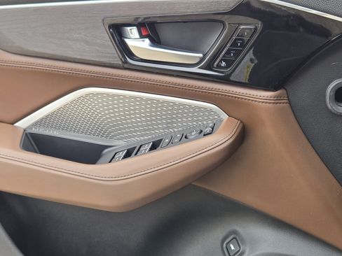 Certified 2023 Acura MDX SH-AWD w/ Advance Package image 24