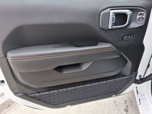 New 2026 Jeep Gladiator Sport image 18