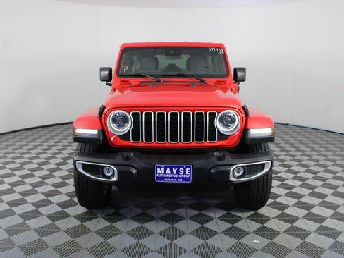 Used 2025 Jeep Wrangler Unlimited Sahara AWD/4WD image 25