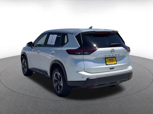 Used 2025 Nissan Rogue SV FWD image 11