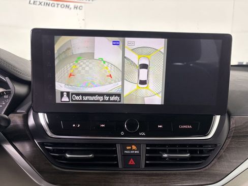 Used 2023 Nissan Altima 2.5 SL FWD image 18