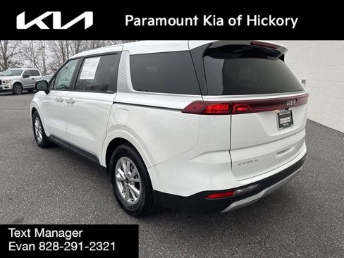 Used 2023 Kia Carnival LX image 5