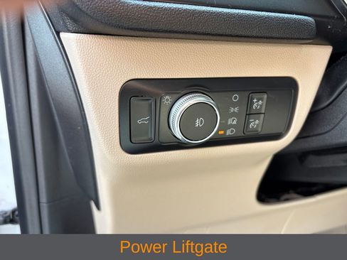 Used 2020 Ford Escape SEL FWD image 8