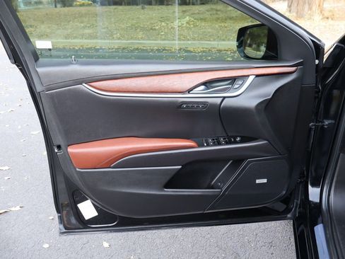 Used 2016 Cadillac XTS Luxury image 23