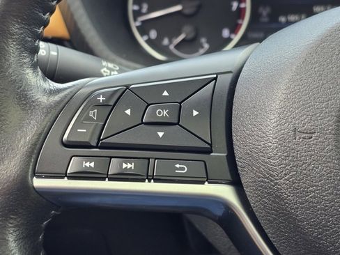 Used 2024 Nissan Sentra SV w/ SV Premium Package image 35