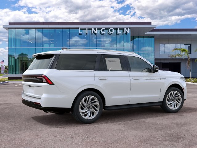 New 2027 Lincoln Navigator Premiere RWD image 6