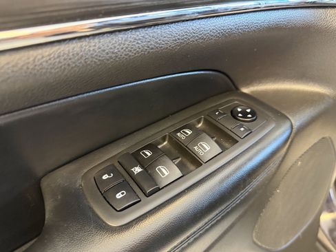 Used 2020 Jeep Grand Cherokee Limited image 38