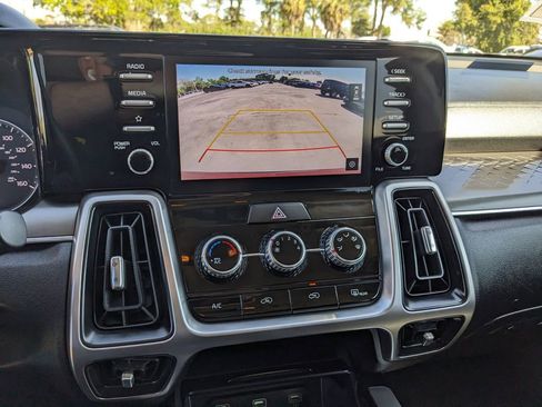 Used 2021 Kia Sorento LX image 24