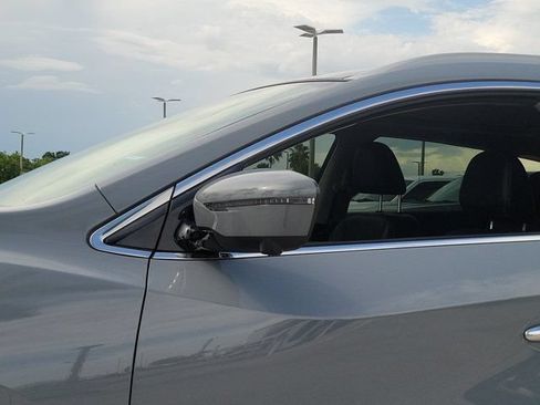 Used 2023 Nissan Murano Platinum w/ Cargo Package FWD image 5