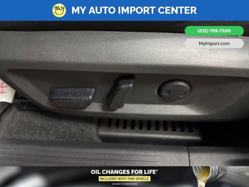 Used 2023 Nissan Rogue SV image 12