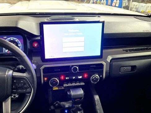 Used 2024 Toyota Tacoma TRD Sport w/ TRD Sport Upgrade Package image 7