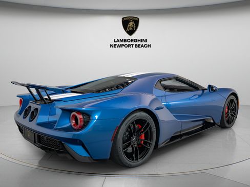 Used 2019 Ford GT RWD image 7