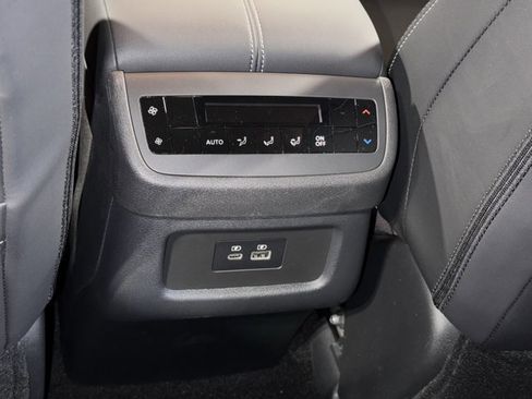 New 2025 Nissan Pathfinder SL image 18