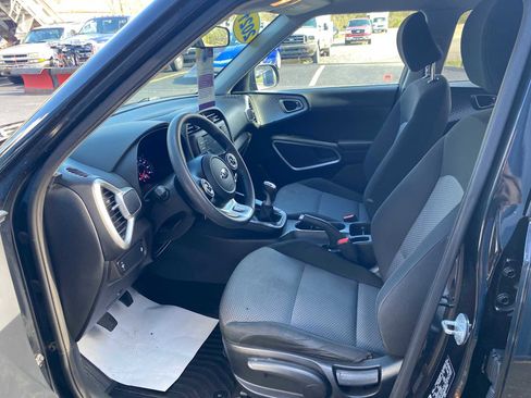 Used 2021 Kia Soul LX FWD image 9