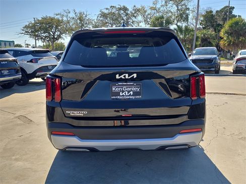 New 2026 Kia Sorento LX image 7