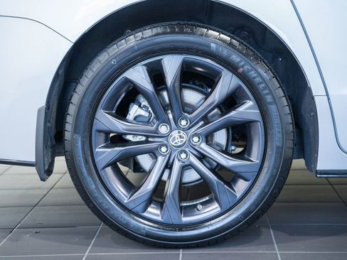 Used 2023 Toyota Sienna XSE FWD image 18