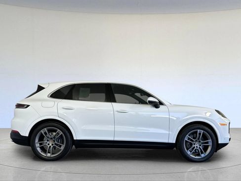 Certified 2025 Porsche Cayenne AWD/4WD image 9