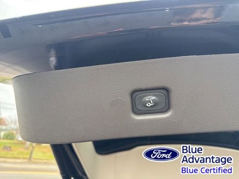 Used 2022 Lincoln Nautilus Reserve w/ Luxury Package image 37