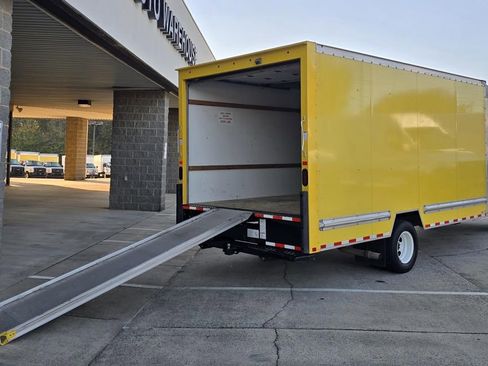 Used 2024 Ford E-350 and Econoline 350 Super Duty w/ Driver's Safety Package image 10