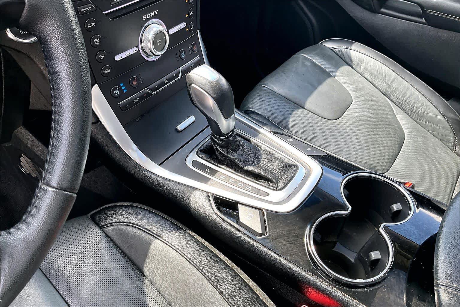 Used 2018 Ford Edge Titanium w/ Equipment Group 302A FWD image 14