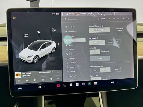 Used 2020 Tesla Model Y Long Range image 16
