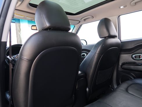 Used 2016 Kia Soul ! w/ Premium Package FWD image 29