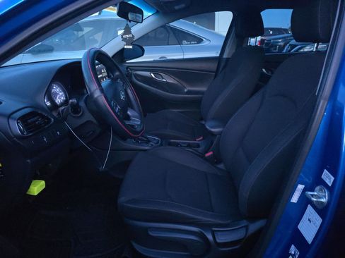 Used 2018 Hyundai Elantra GT FWD image 8