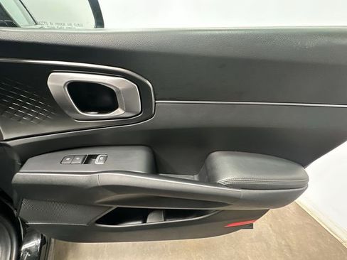 Used 2023 Kia Sorento EX image 23