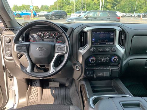 Certified 2022 Chevrolet Silverado 1500 RST AWD/4WD image 19