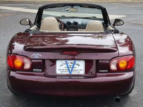 Used 2000 MAZDA MX-5 Miata RWD image 6