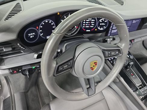 Used 2021 Porsche 911 Carrera RWD image 4