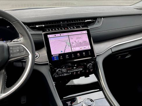 New 2025 Jeep Grand Cherokee L Limited w/ Black Appearance Package image 7