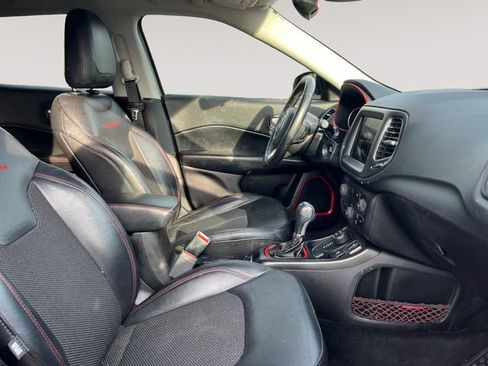 Used 2019 Jeep Compass Trailhawk image 15