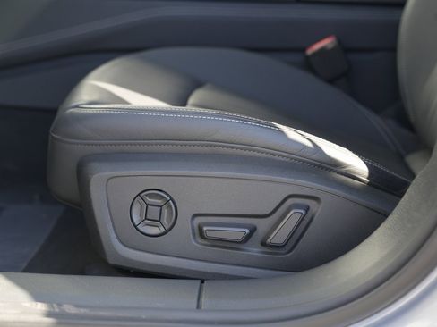 Used 2022 Audi A6 Premium Plus w/ Premium Plus Package image 37