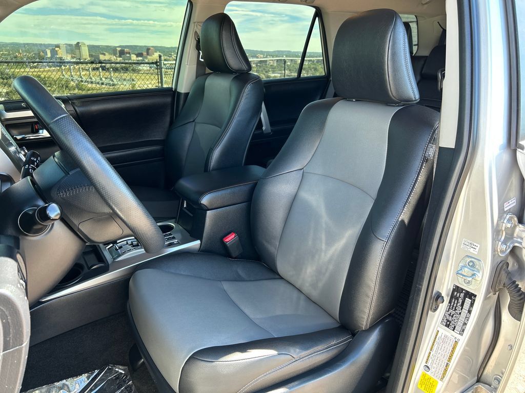 Used 2020 Toyota 4Runner SR5 Premium AWD/4WD image 15