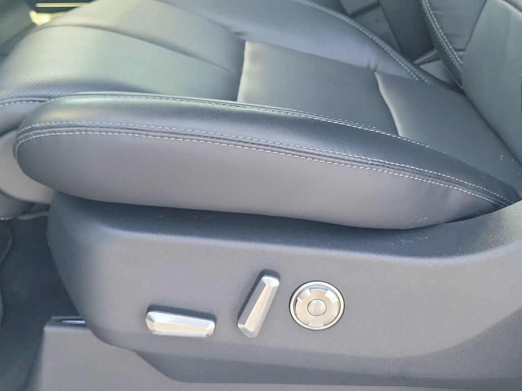New 2025 Lincoln Navigator Reserve w/ Jet Appearance Package AWD/4WD image 19