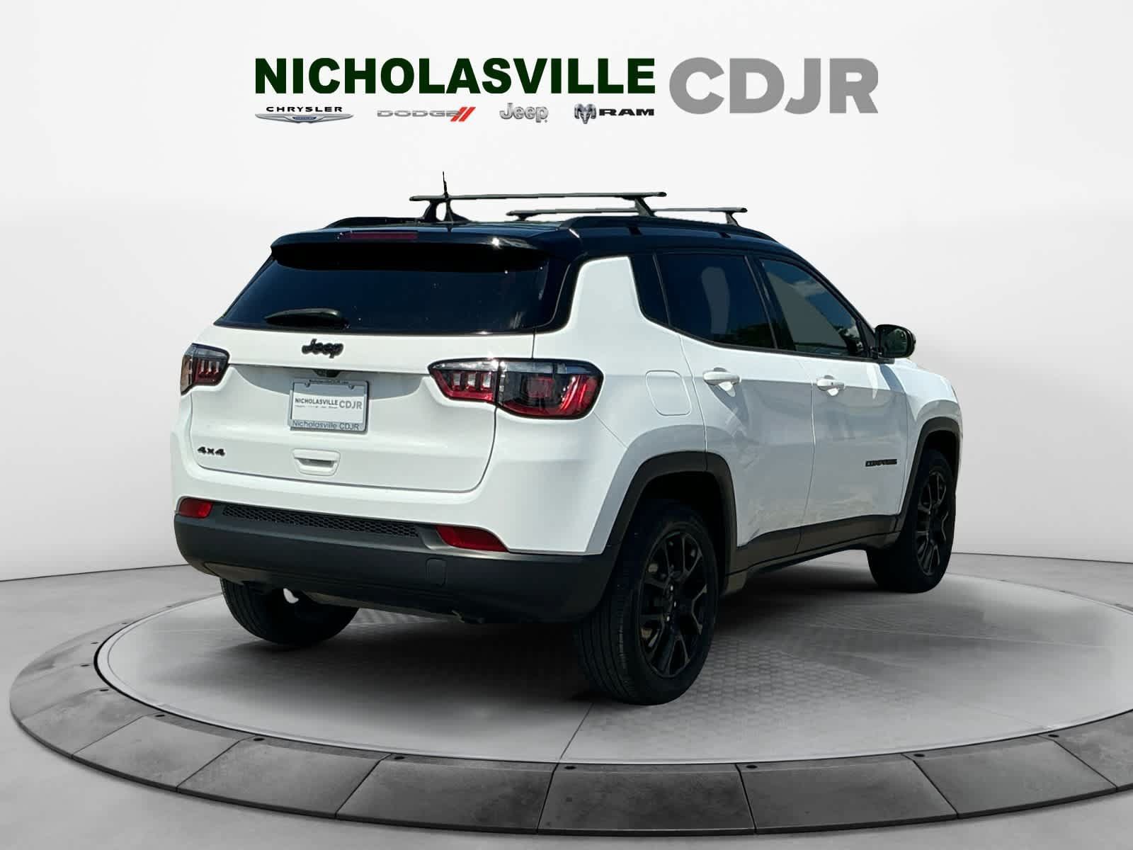 Used 2023 Jeep Compass Latitude AWD/4WD image 5