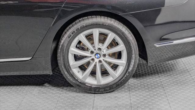Used 2017 BMW 740i RWD image 37