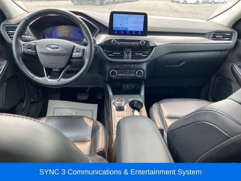 Used 2022 Ford Escape Titanium AWD/4WD image 5