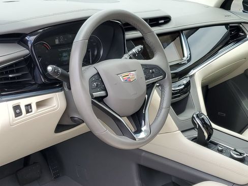 Used 2025 Cadillac XT6 Premium Luxury w/ LPO, Floor Liner Package AWD/4WD image 8