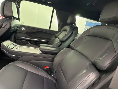 New 2025 Lincoln Navigator Reserve w/ Jet Appearance Package image 17