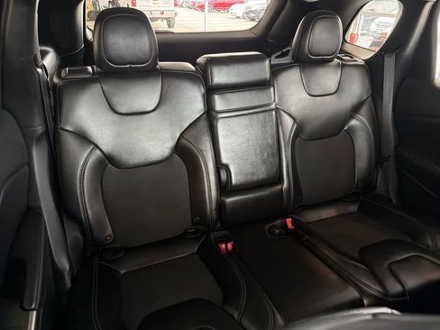 Used 2019 Jeep Cherokee Latitude Plus FWD image 16