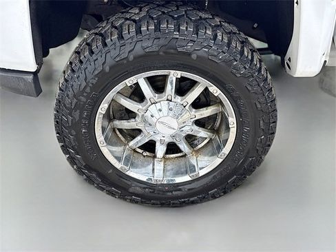 Used 2018 Chevrolet Silverado 1500 LT w/ All Star Edition image 29